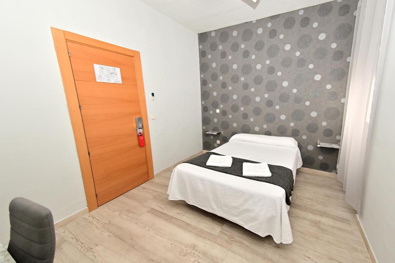 Chambre Double ou Lits Jumeaux avec Salle de Bains Commune