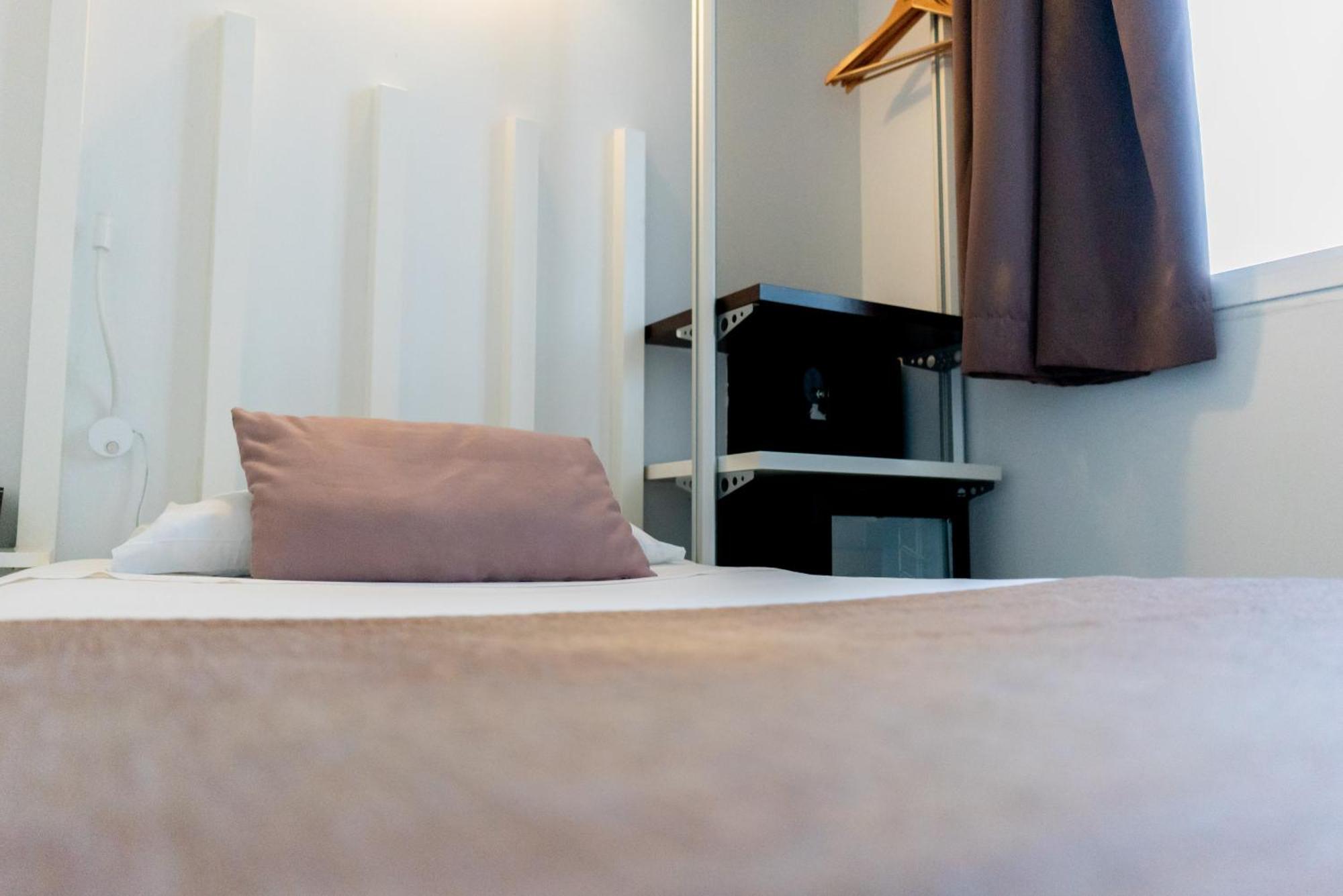 Single Room Private Bathroom