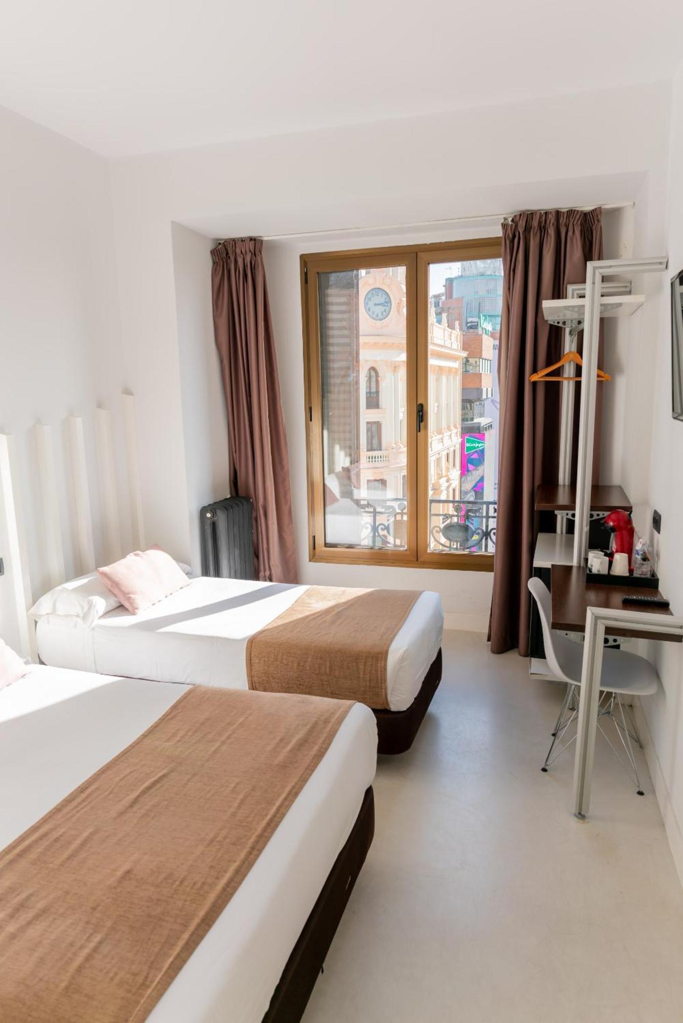 Basic Triple Room