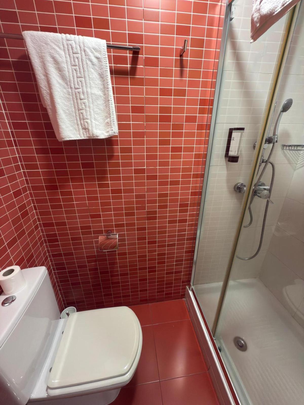 Chambre Simple Supérieure avec Salle de Bains Privative