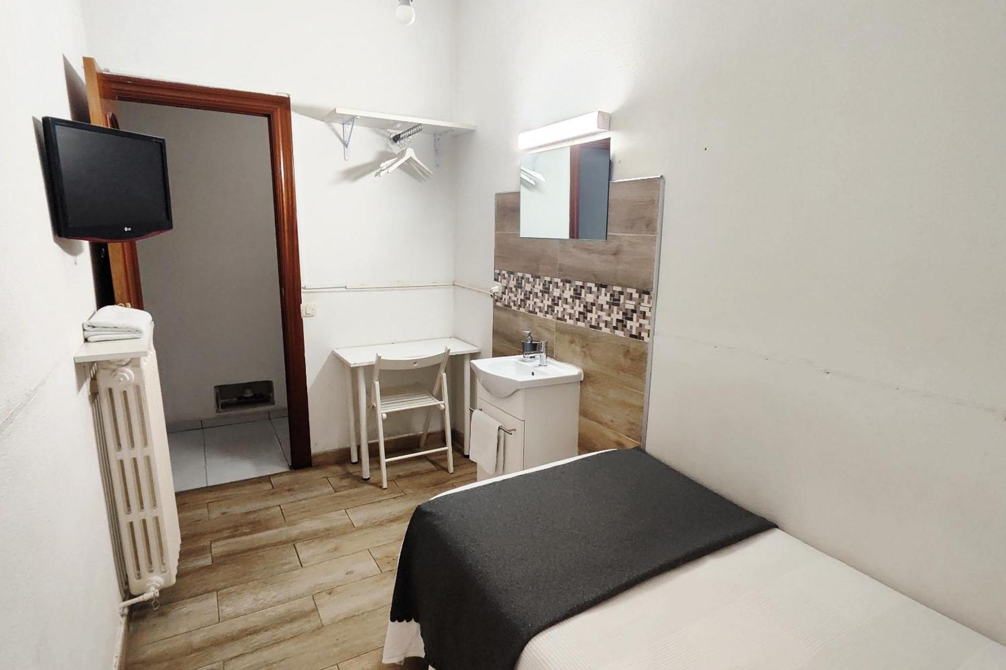 Chambre Simple avec Salle de Bains Commune
