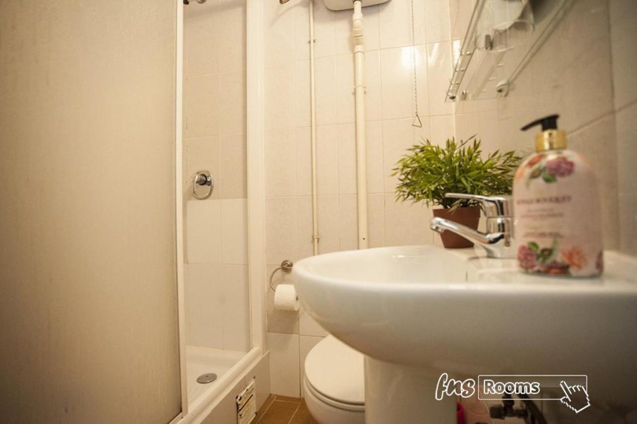 Single Room Private Bathroom