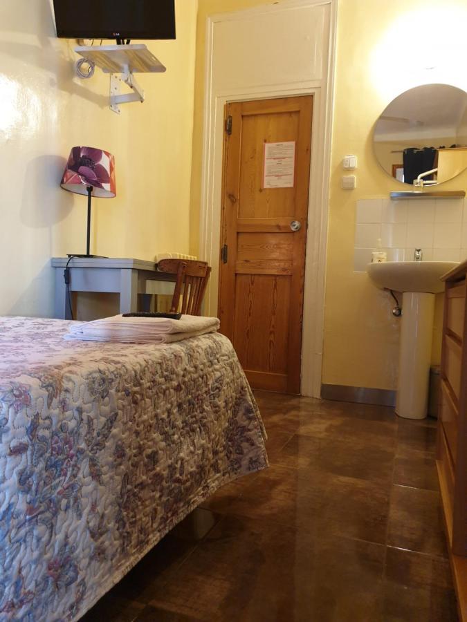 Chambre Simple avec Salle de Bains Commune