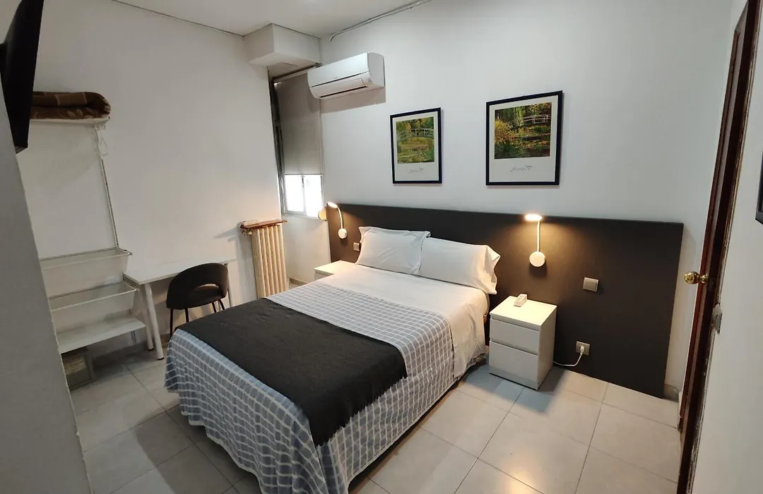 Hostal Cervantes-1