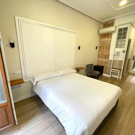 Hostal Madrid-3